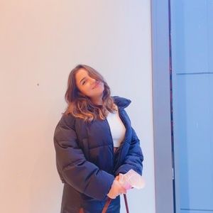 Meet your Posher, Mia